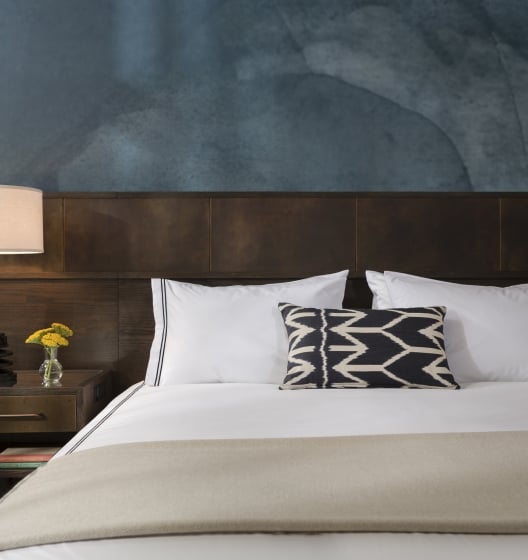 hotel king bed