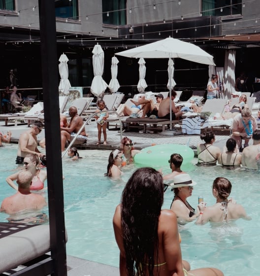 pool party